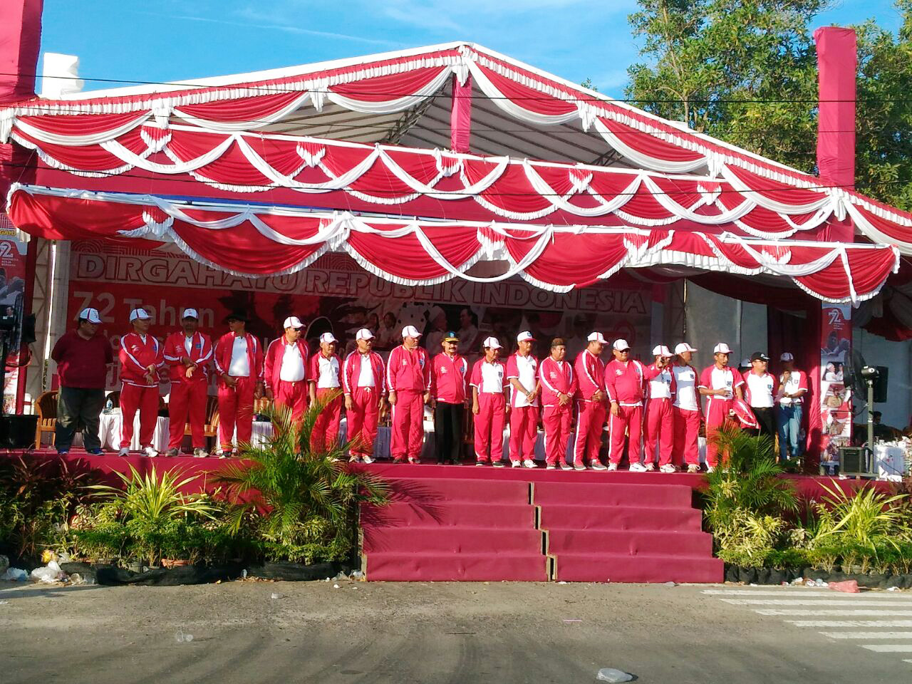 Badan Kesbangpol Ramaikan Kegiatan Pawai HUT RI