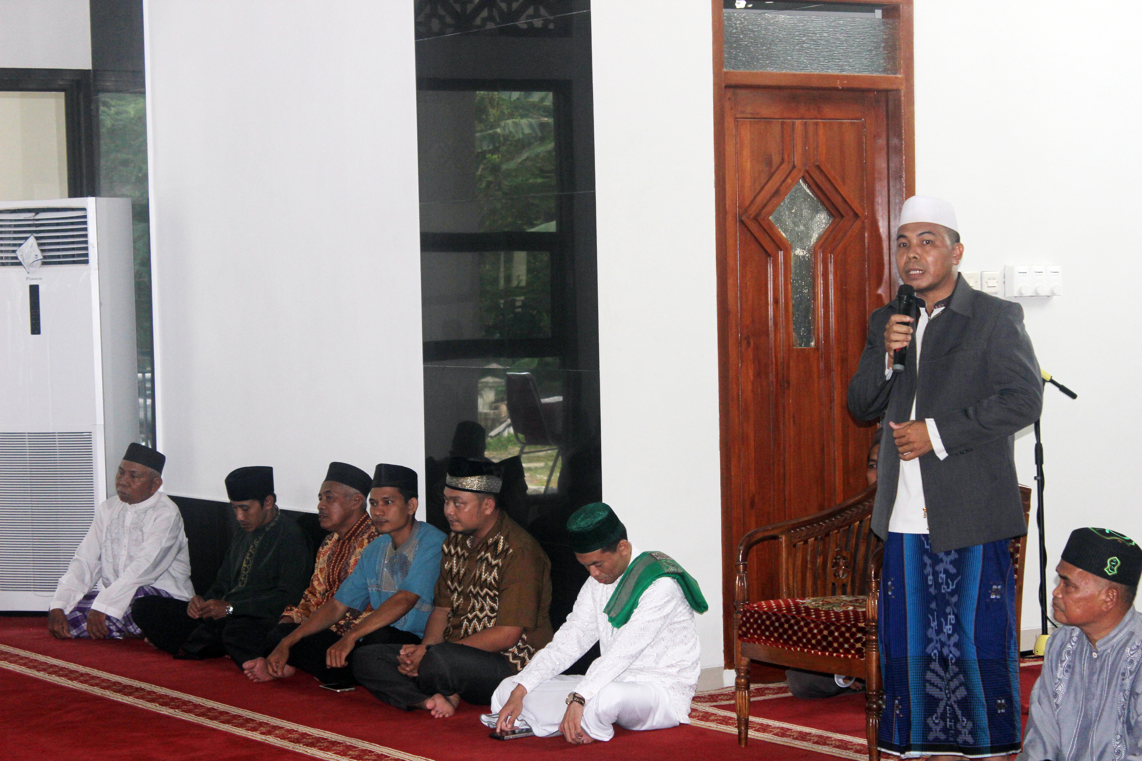 Pengajian Perdana Majelis Taklim Ukhuwah Wathoniah