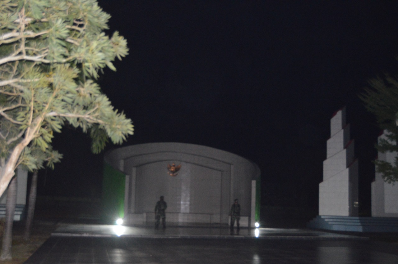 Gladi Kotor Apel Kehormatan dan Renungan Suci