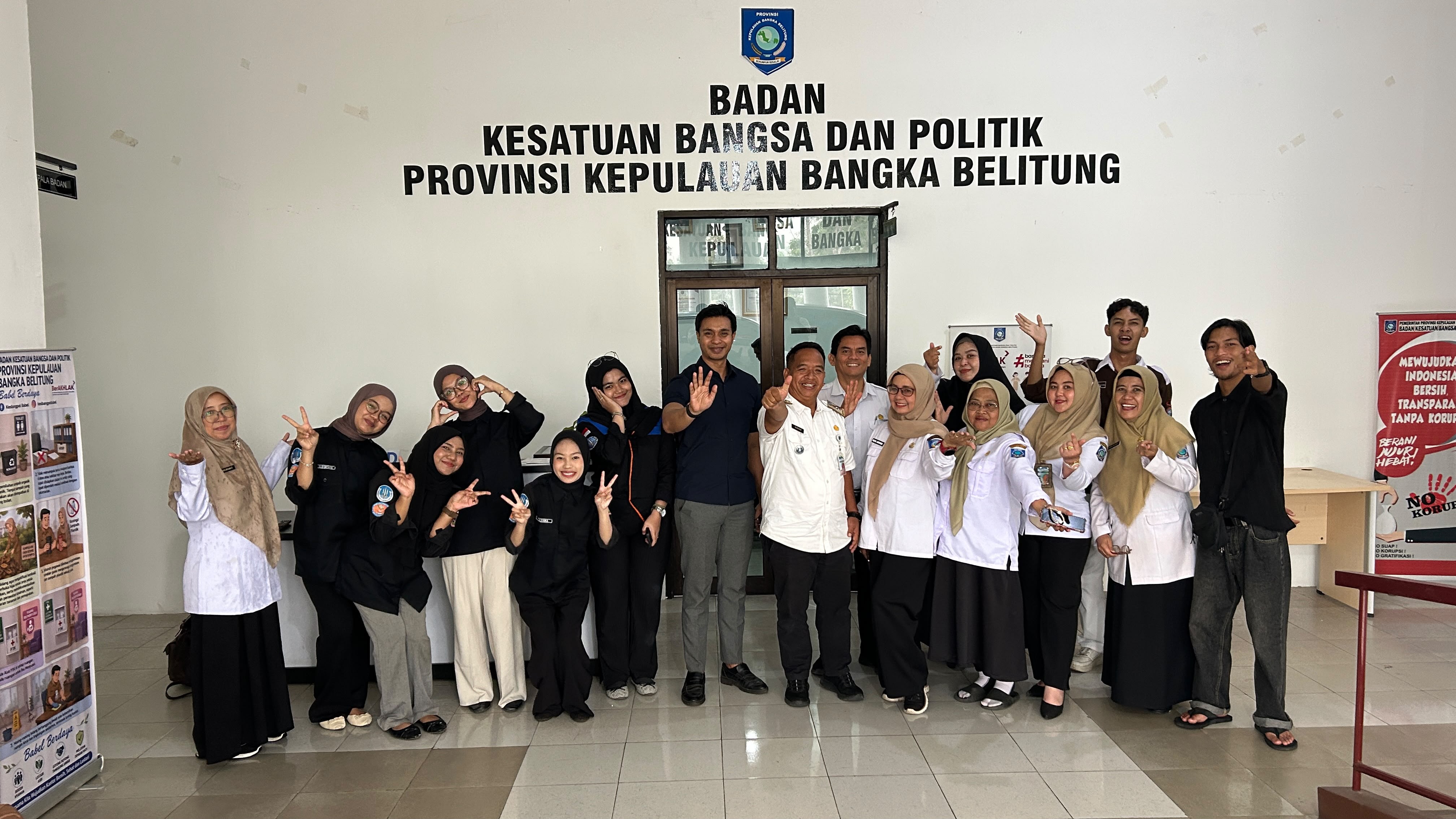Kesbangpol Babel Lepas Mahasiswa Magang UBB, Burhan: “Perjuangan Kalian Masih Panjang"